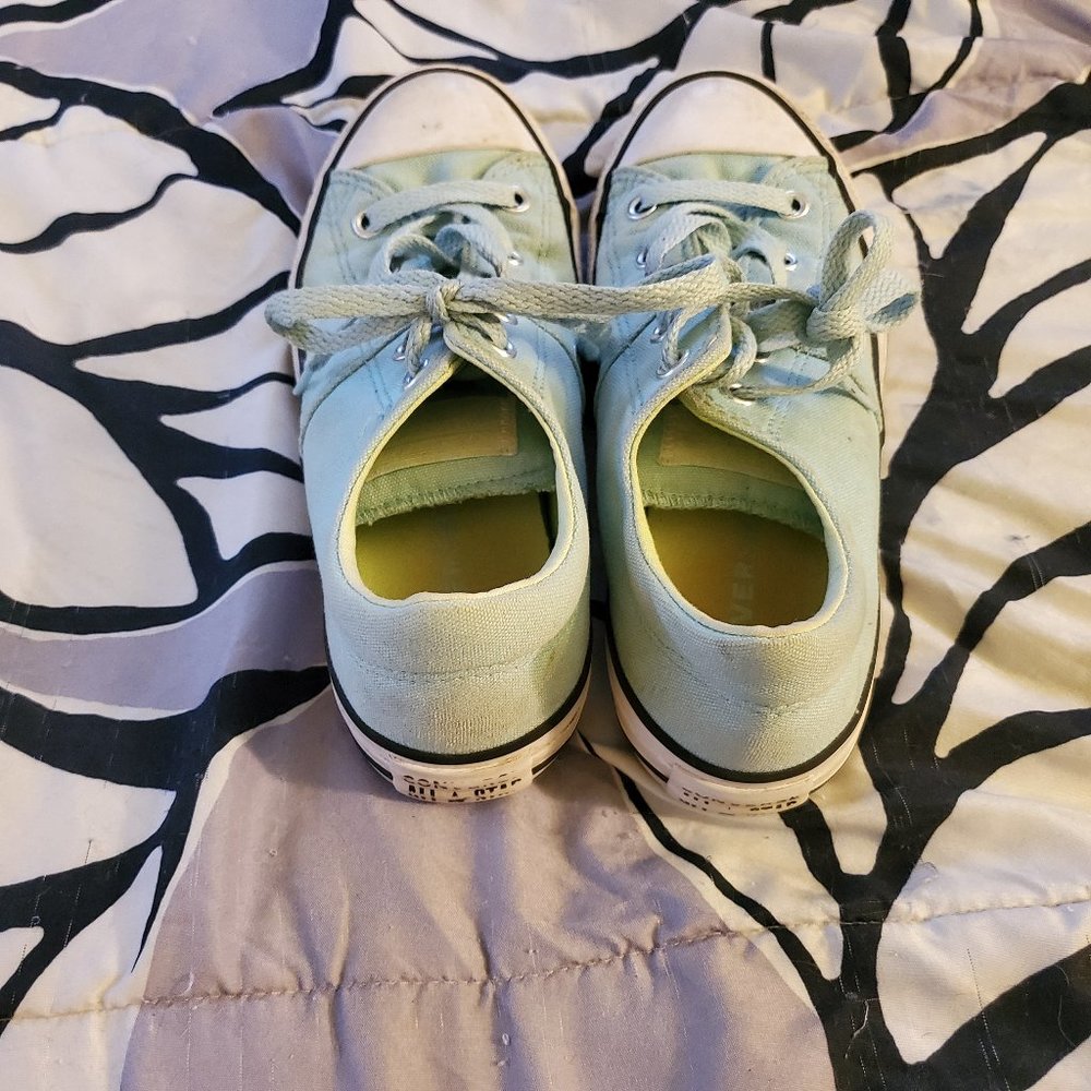 Converse Lowtops - Picture 3 of 5